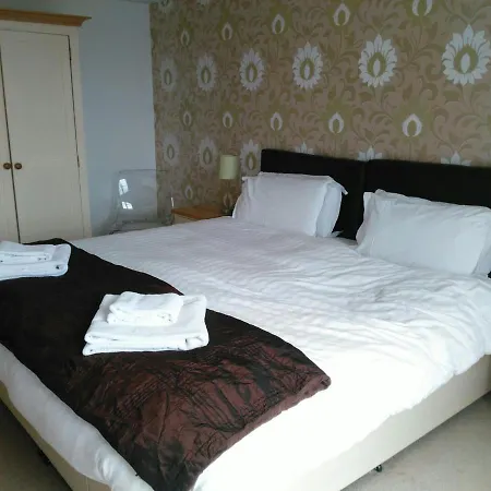 South Fistral Seaview 2-bed Newquay (Cornwall)